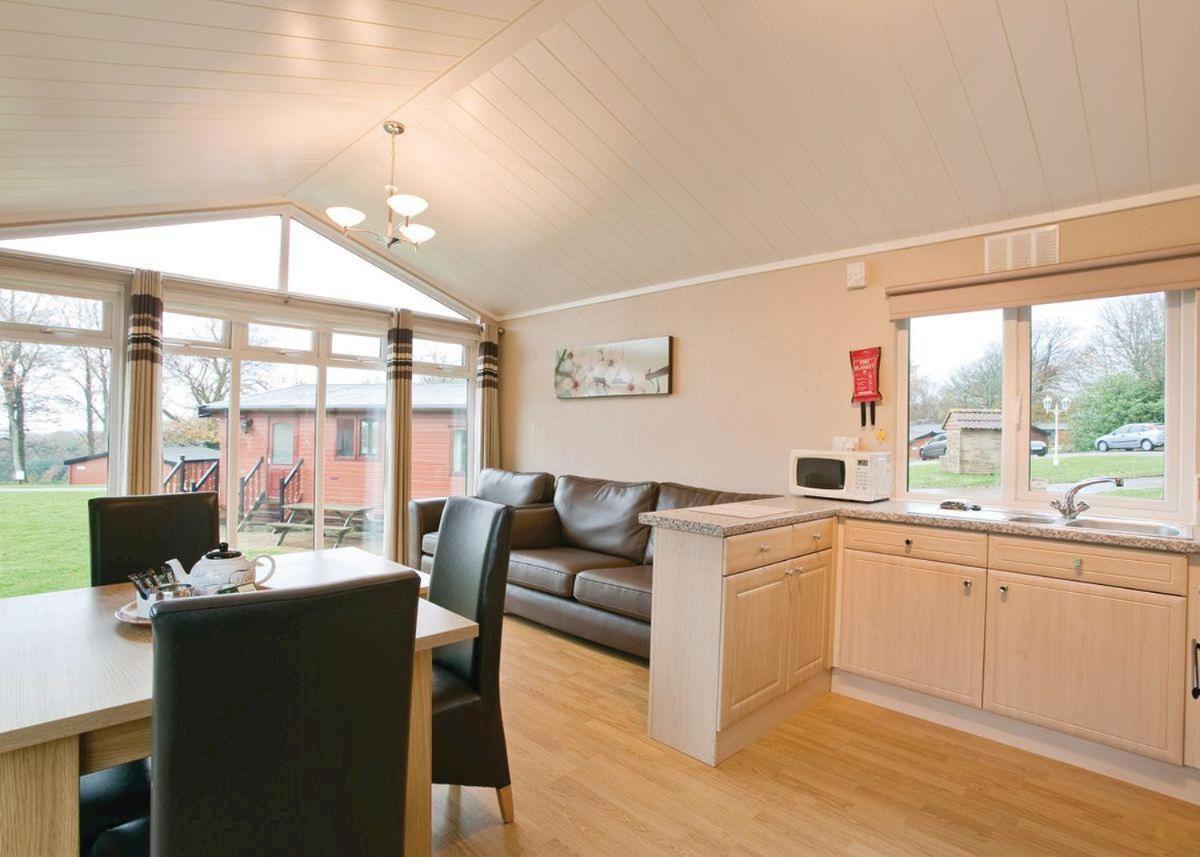 Отель Crowhurst Park Sedlescombe Экстерьер фото